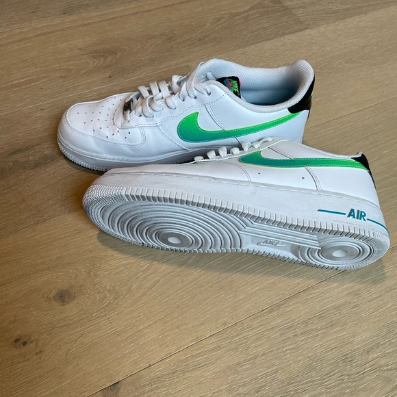 Mens Nike shoes excellent condition - Picture 2 of 2